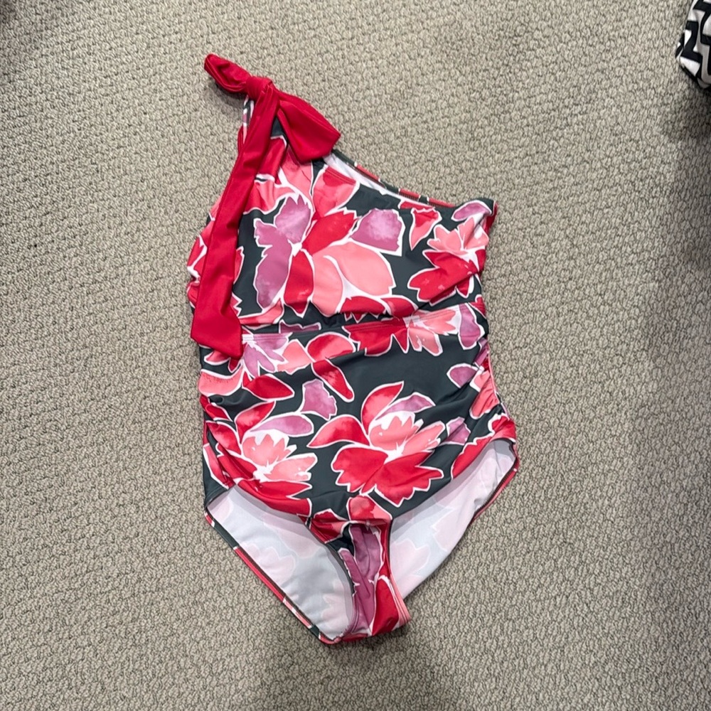 Floral One-Shoulder Swimsuit